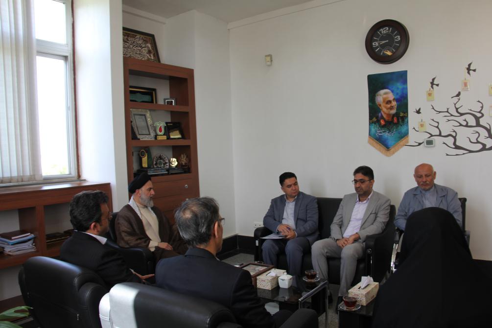 نشست تخصصی کمیته امداد استان گلستان با دانشگاه آزاد اسلامی برگزارشد