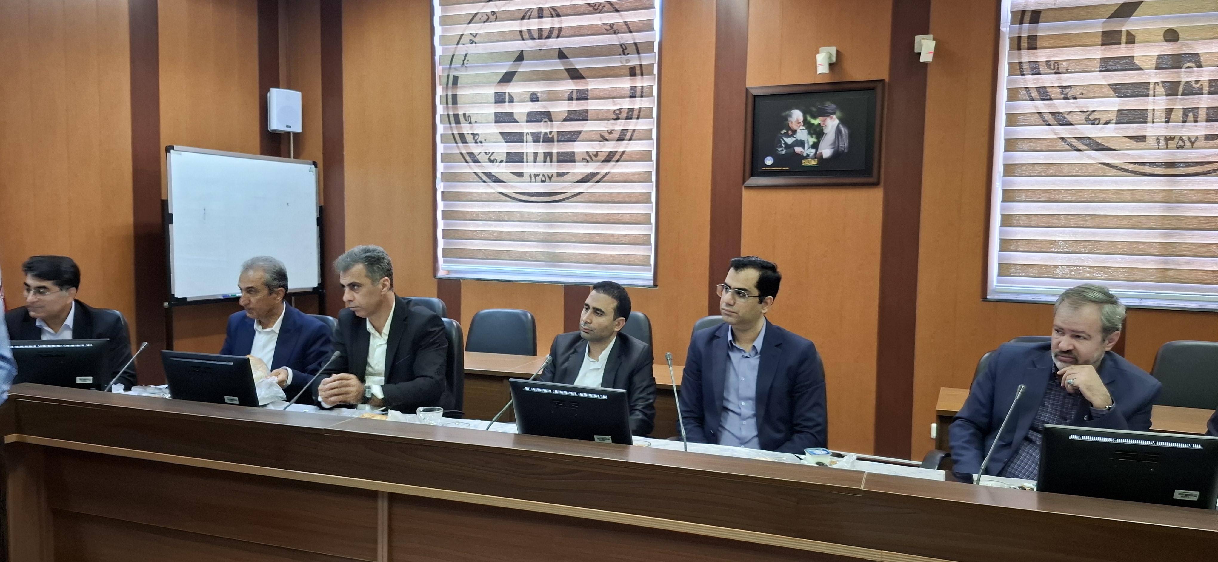 نشست تخصصی کمیته امداد استان گلستان با بانک های عامل به روایت تصویر1403/05/15