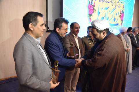  آئین تجلیل از فعالان نهضت ملی زندگی با آیه ها  به روایت تصویر1404/02/21