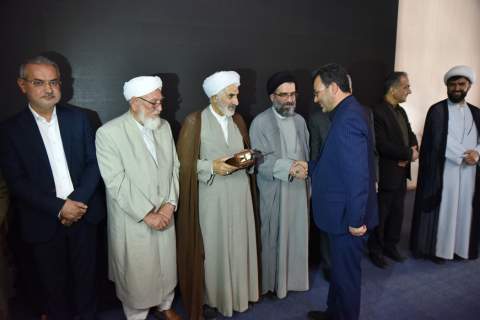  آئین تجلیل از فعالان نهضت ملی زندگی با آیه ها  به روایت تصویر1404/02/21